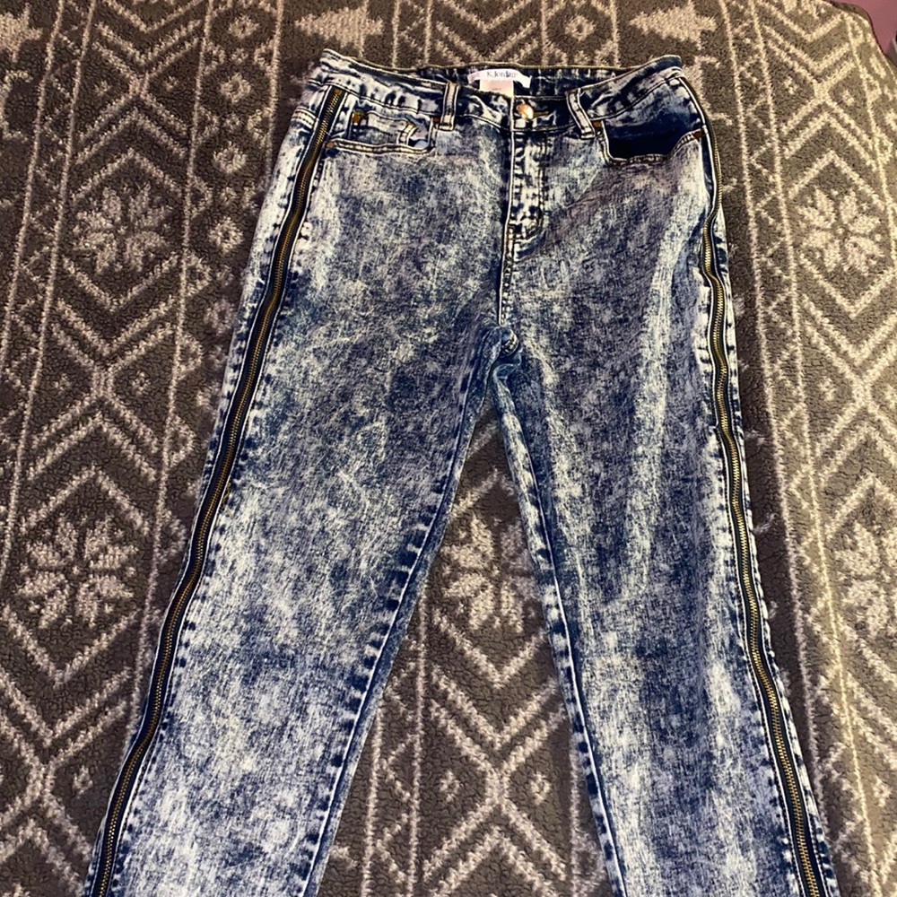 Skinny Jeans with zipper on the side